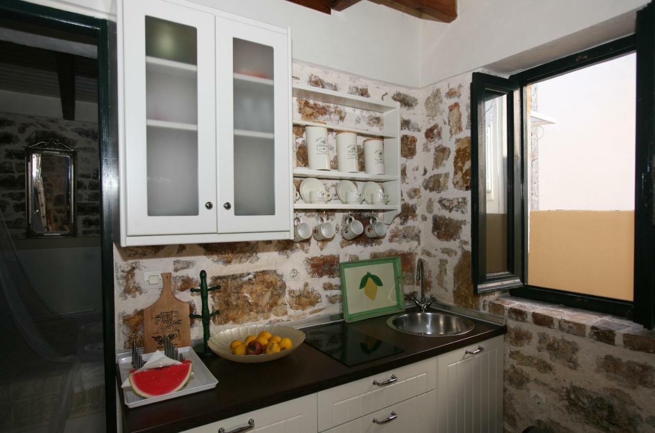 Christina'S Stone Cottage Kassiopi Extérieur photo